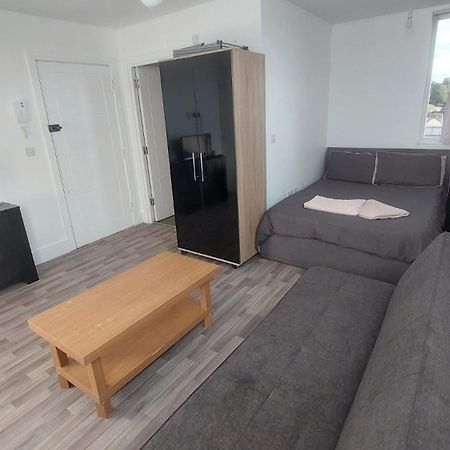 Spacious Studio Maidstone - Redecorated Oct 2023 외부 사진