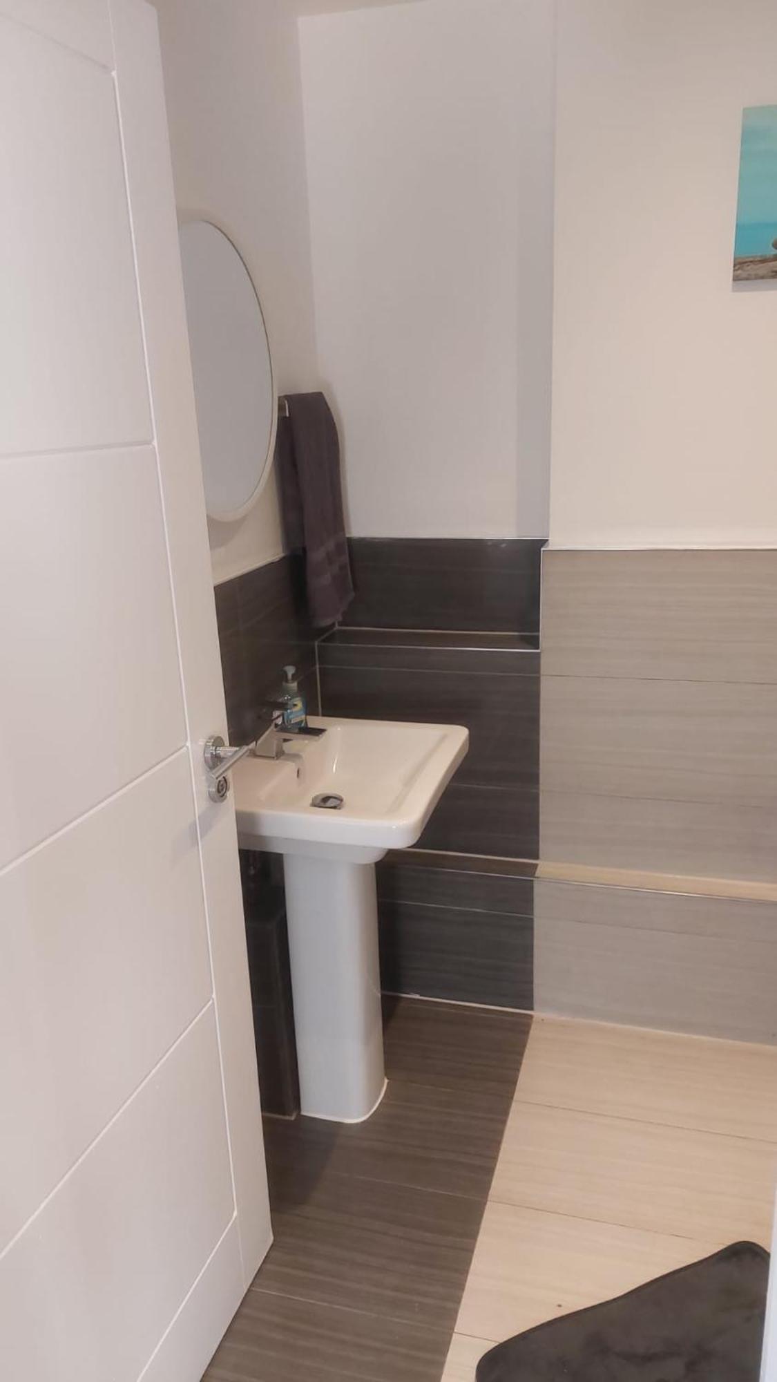 Spacious Studio Maidstone - Redecorated Oct 2023 외부 사진