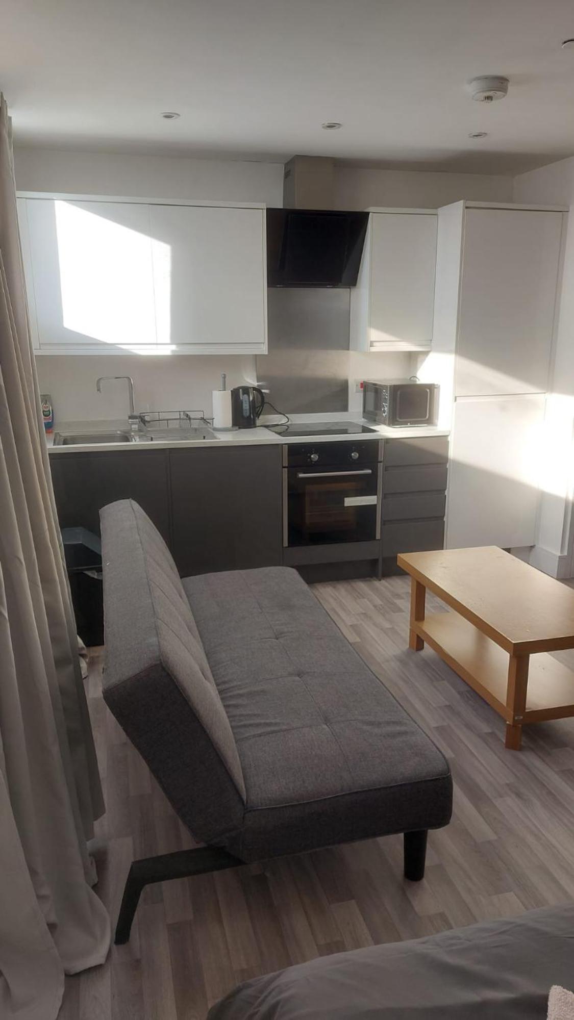 Spacious Studio Maidstone - Redecorated Oct 2023 외부 사진