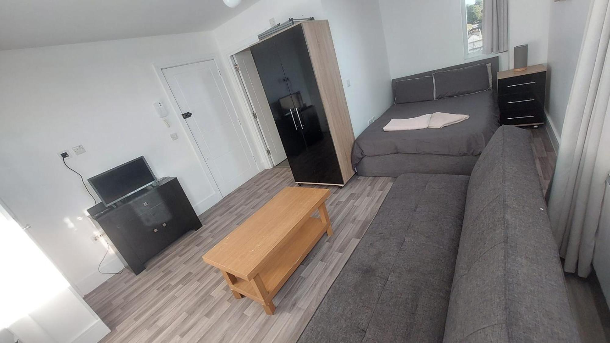 Spacious Studio Maidstone - Redecorated Oct 2023 외부 사진