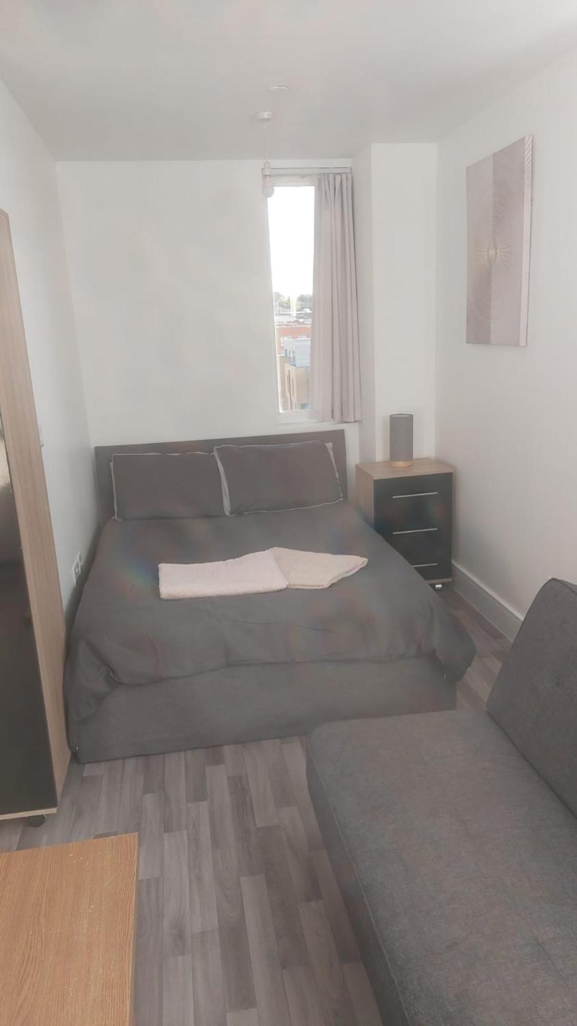 Spacious Studio Maidstone - Redecorated Oct 2023 외부 사진